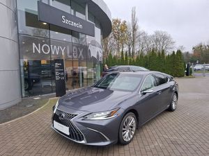 Lexus ES 300h Omotenashi 2021