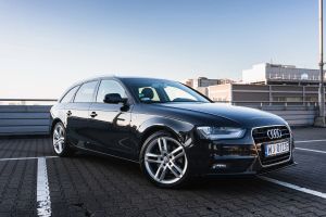 Audi A4 B8 2.0 TDI DPF Attraction 2012