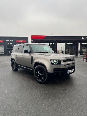 Land Rover Defender 2024