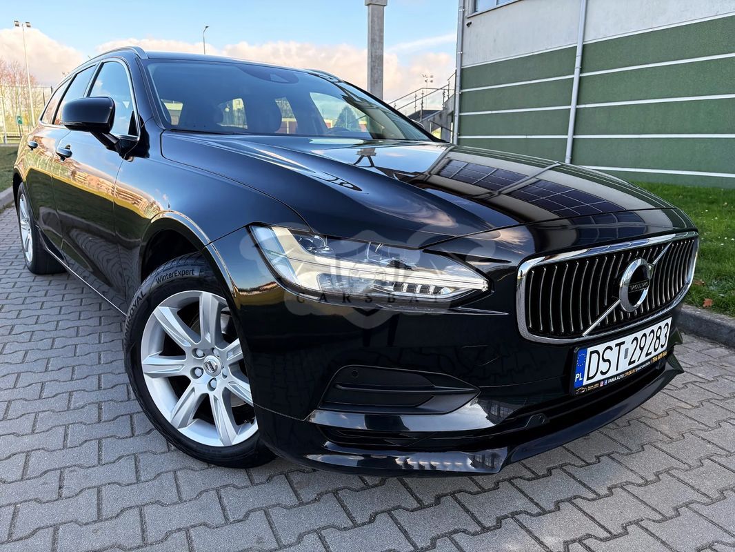 Volvo V90 D3 Momentum Pro 2018