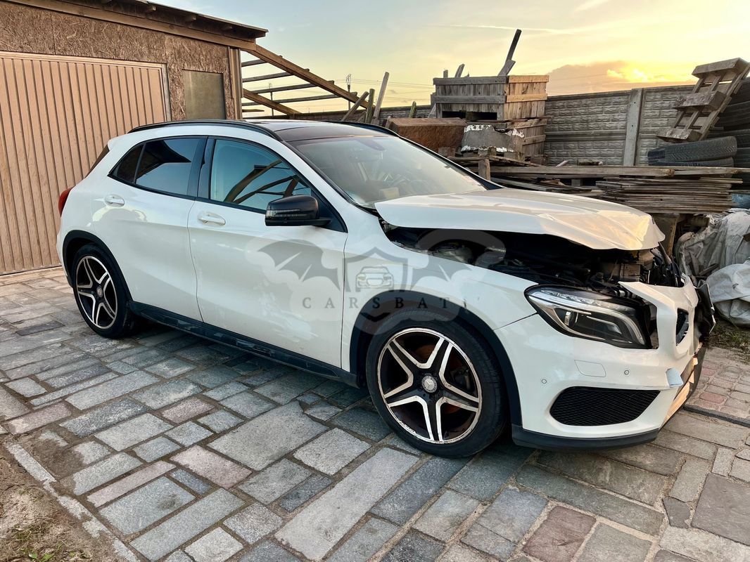 Mercedes-Benz GLA 220 CDI 7G-DCT AMG Line 2014