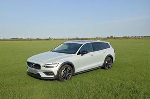 Volvo V60 II D4 AWD Geartronic Momentum 2020