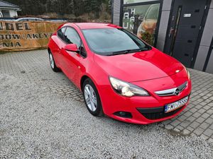 Opel Astra J 2011