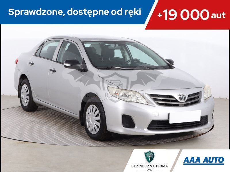 Toyota Corolla Seria E15 2013