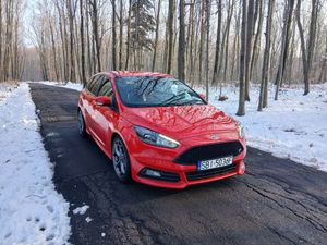 Ford Focus Mk3 2.0 EcoBoost ST mit Leder-Sport-Paket 2015
