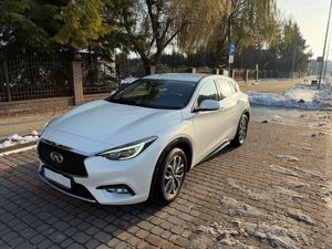 Infiniti Q30 1.5d Premium Tech Gallery White 2018