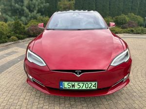 Tesla Model S 2020