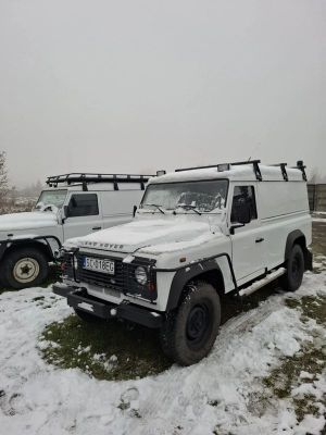 Land Rover Defender 2.4 TD4 E 2011
