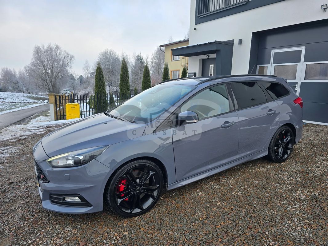 Ford Focus Mk3 2.0 EcoBoost ST mit Leder-Sport-Paket 2018
