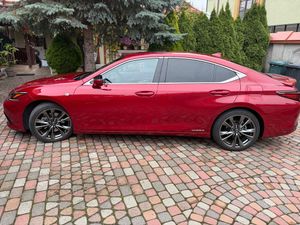 Lexus ES 300h F Sport 2021