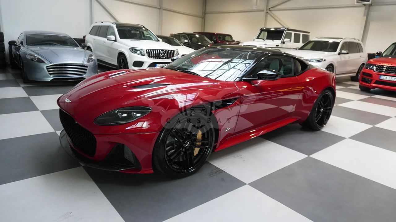 Aston Martin DBS Standard 2022