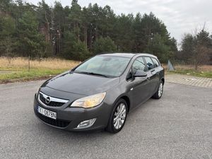 Opel Astra J 1.7 CDTI Edition 150 2011