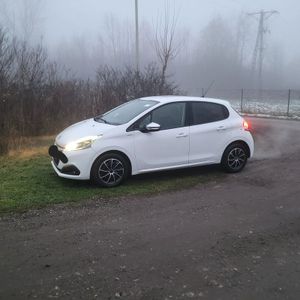 Peugeot 208 I PureTech 82 Urban Move 2015