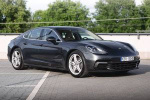 Porsche Panamera 4 2018