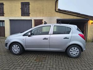 Opel Corsa D 1.2 16V Essentia 2012