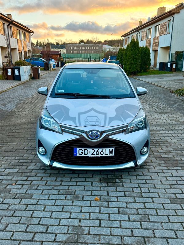 Toyota Yaris III Hybrid 100 Premium 2015