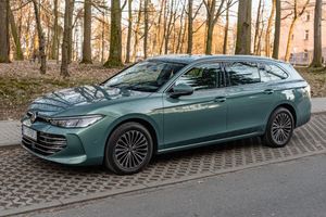 Volkswagen Passat B9 1.5 TSI OPF DSG Elegance 2024