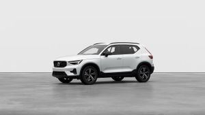 Volvo XC40 B3 Plus Dark 2025