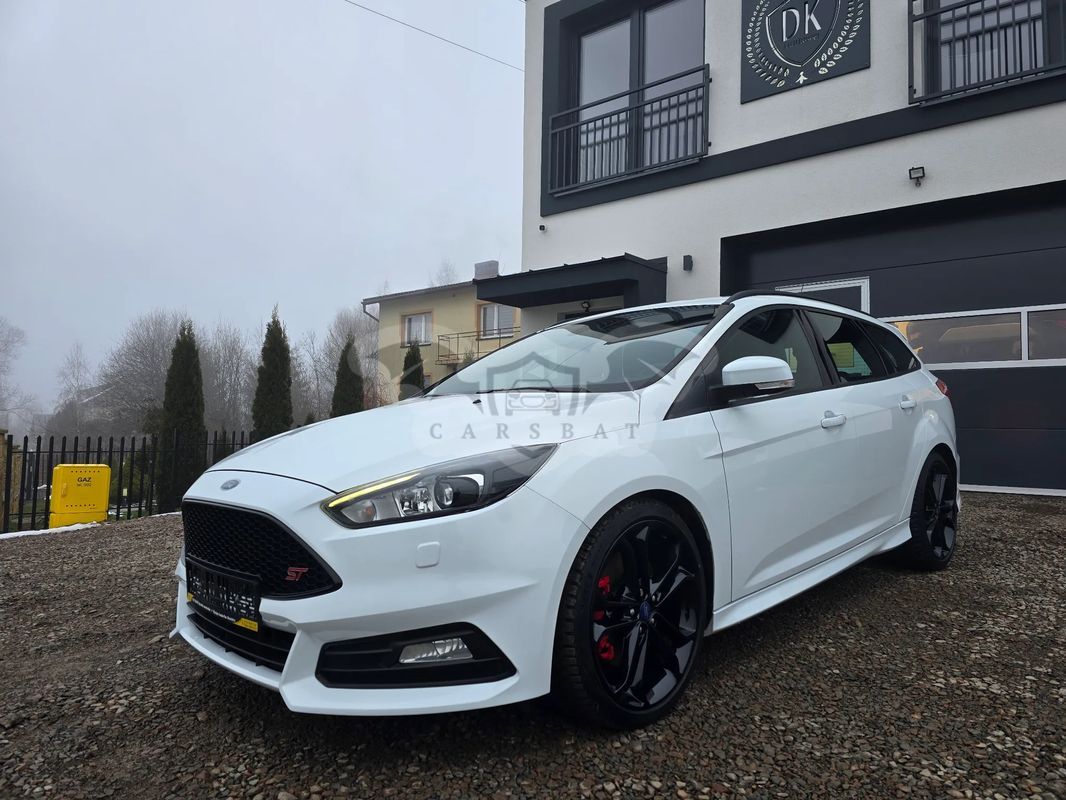 Ford Focus Mk3 2.0 EcoBoost ST mit Leder-Exclusiv-Paket 2016