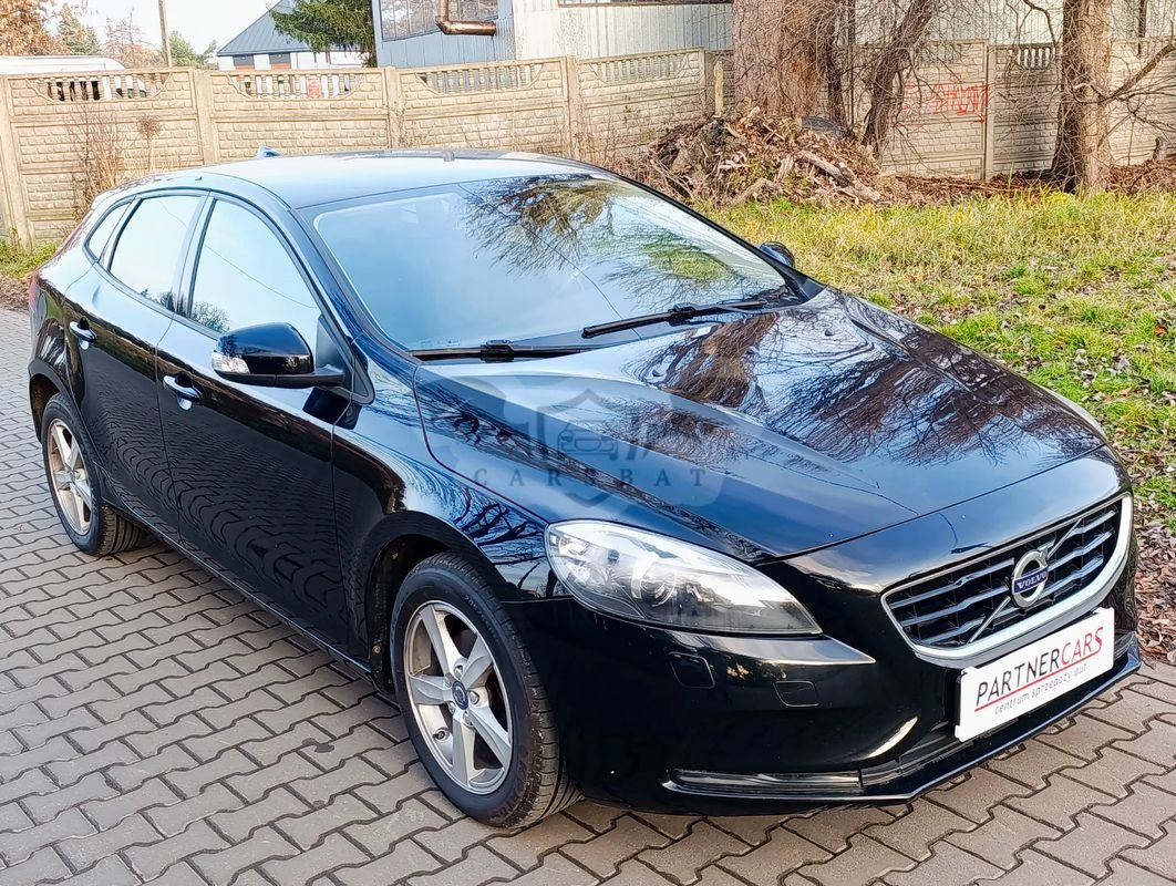Volvo V40 II D2 2014