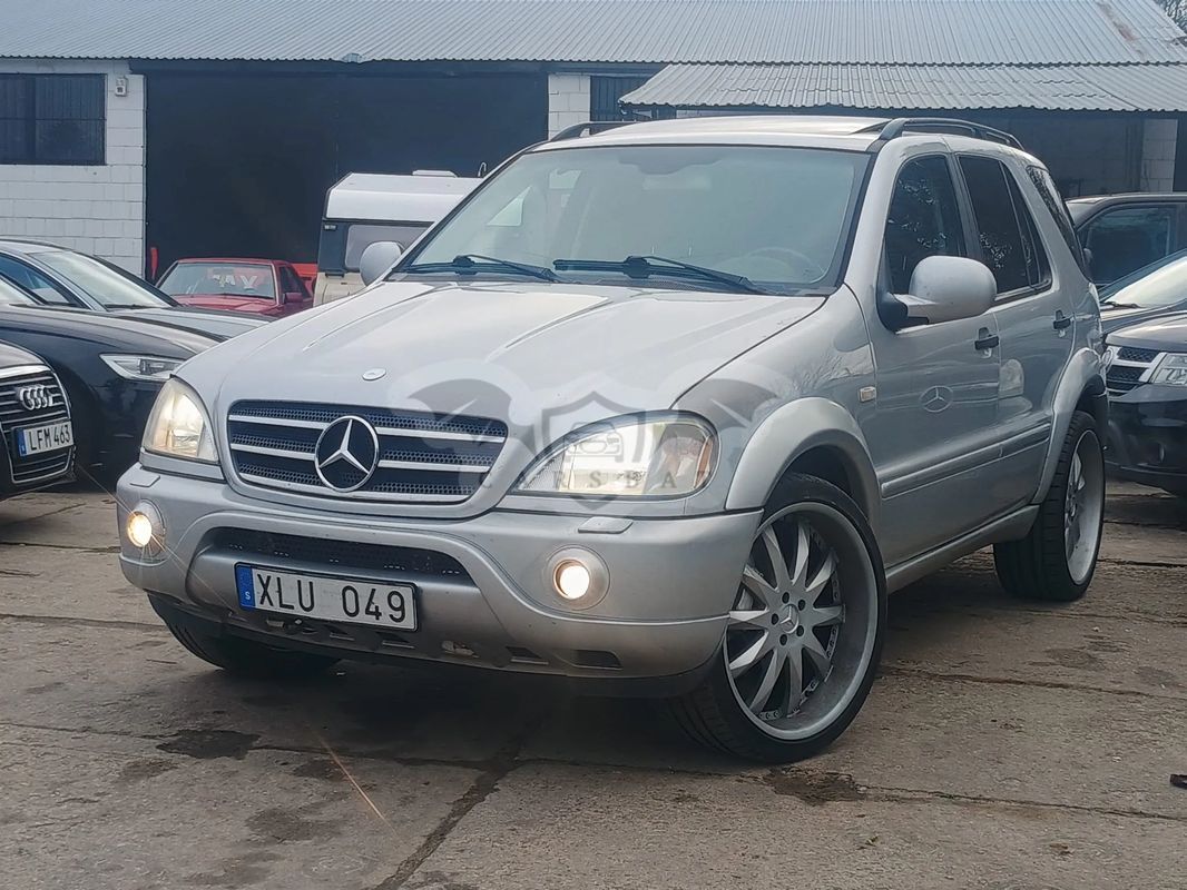 Mercedes-Benz ML W163 55 AMG 2001