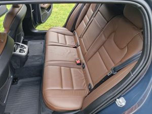 Volvo V60 II B3 B Geartronic Momentum Pro 2021