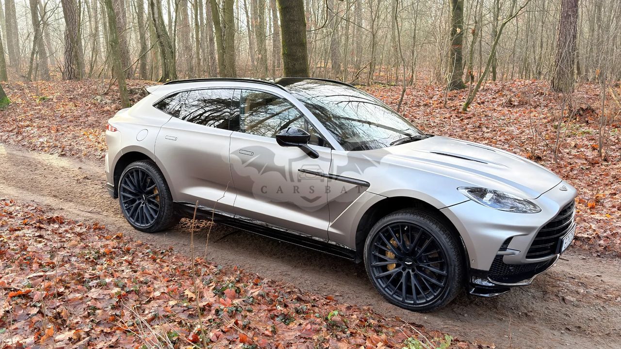 Aston Martin DBX 2023