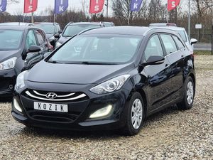 Hyundai i30 II blue 1.6 CRDi Classic Navigation 2013