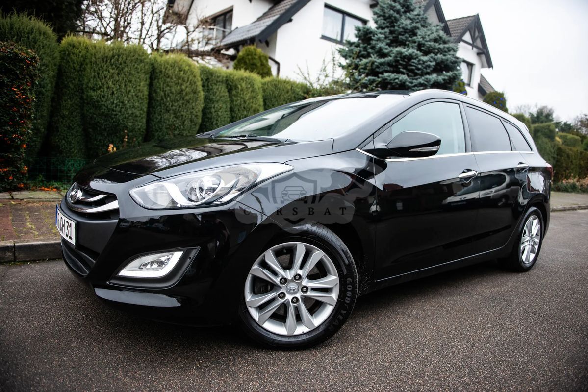 Hyundai i30 II blue Kombi 1.6 GDi Passion 2014