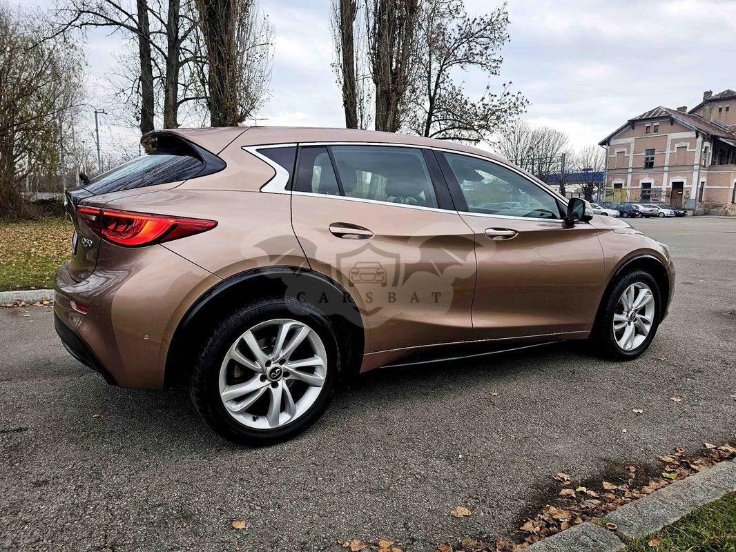 Infiniti Q30 1.6t Premium 2016