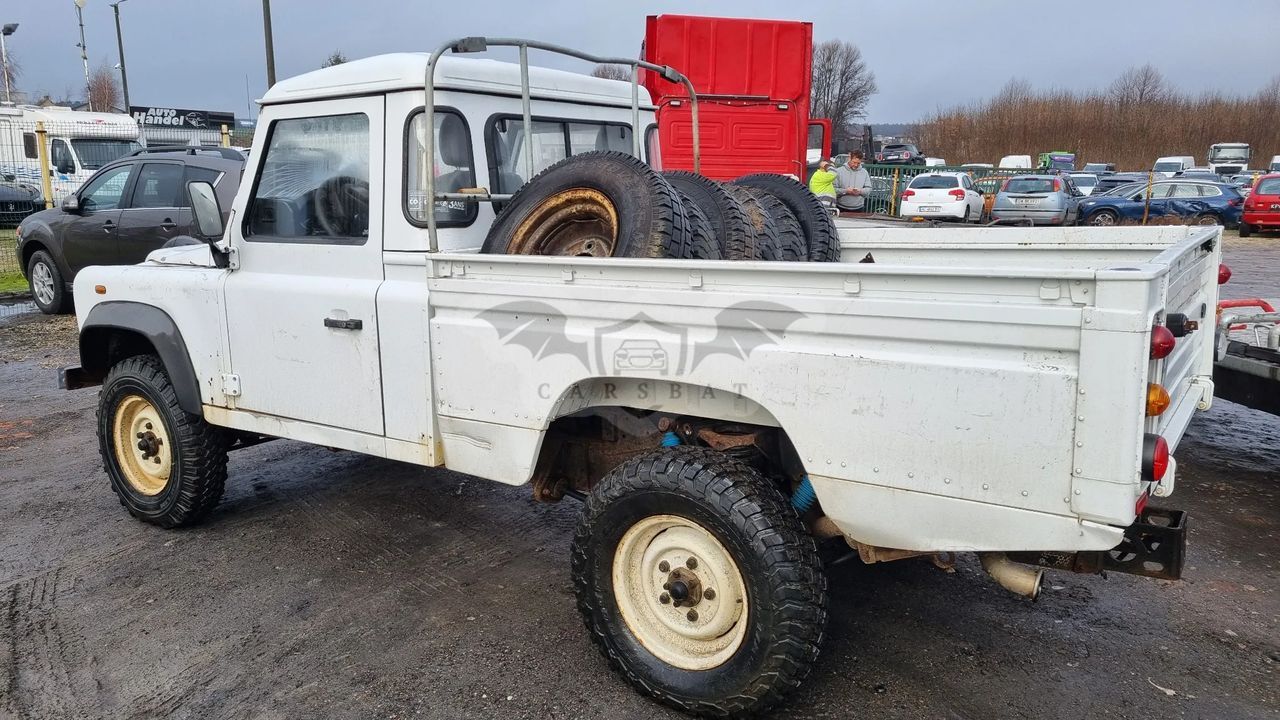 Land Rover Defender 2012