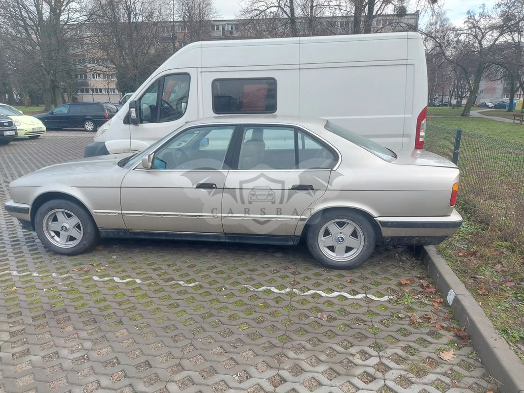 BMW 5 Series E34 1989