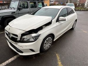 Mercedes-Benz A W176 180 CDI BlueEFFICIENCY Edition Style 2016