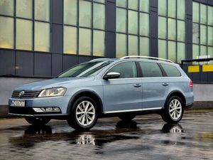 Volkswagen Passat B8 2.0 TDI 4Motion DSG BlueMotion Tec 2013
