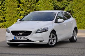 Volvo V40 II D2 Momentum 2014