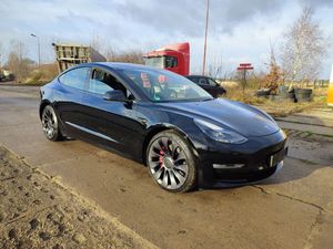 Tesla Model 3 Langstreckenbatterie Allradantrieb Dual Motor Performance 2022