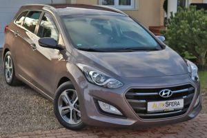 Hyundai i30 II blue Kombi 1.6 GDi YES Gold 2015