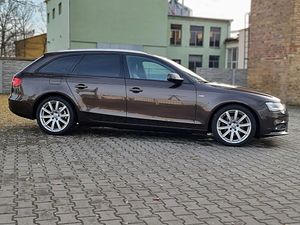 Audi A4 B8 2.0 TDI DPF S line Sportpaket 2012