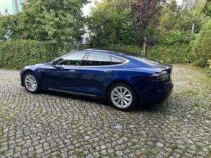 Tesla Model S 2018