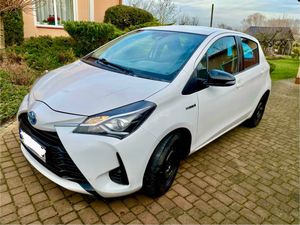 Toyota Yaris III Hybrid 100 Active 2020