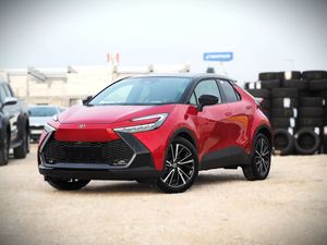 Toyota C-HR 1.8 Hybrid Executive 2025