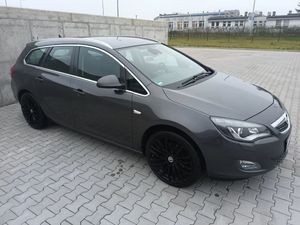 Opel Astra J 2011