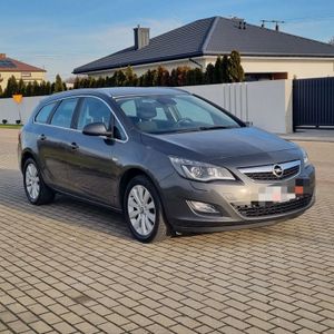 Opel Astra J 2.0 CDTI DPF Automatik Design Edition 2011
