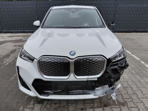 BMW iX1 2024