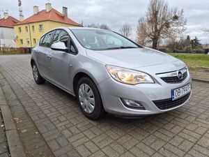 Opel Astra J 1.6 Design Edition 2010