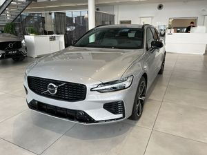 Volvo V60 II T6 AWD Plug-In Hybrid Plus Dark 2025