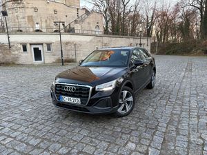 Audi Q2 35 TFSI S tronic design 2021