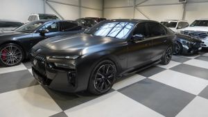 BMW 7 Series G70 M760e PHEV xDrive sport 2023
