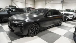 BMW 7 Series G70 740d xDrive 2023
