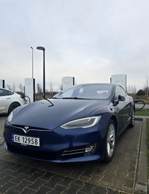 Tesla Model S 2016
